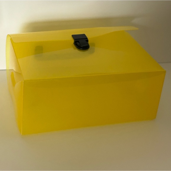 🆓 - Set of (2) Plastic Yellow Carry Cases for Toy Storage - Free With Purchase - Picture 8 of 16